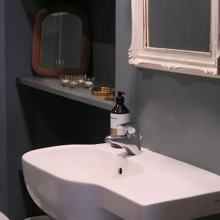 Con Terrazzo Nel Centro Di Apartamento *