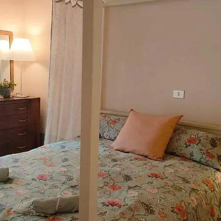 아파트 Con Terrazzo Nel Centro Di *