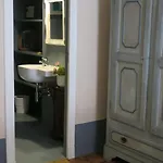 Con Terrazzo Nel Centro Di *