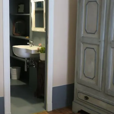 Con Terrazzo Nel Centro Di *