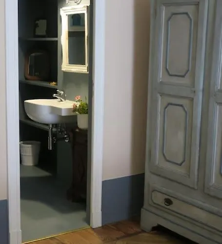 Con Terrazzo Nel Centro Di *