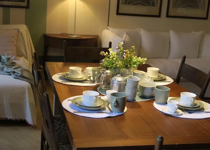 Con Terrazzo Nel Centro Di *